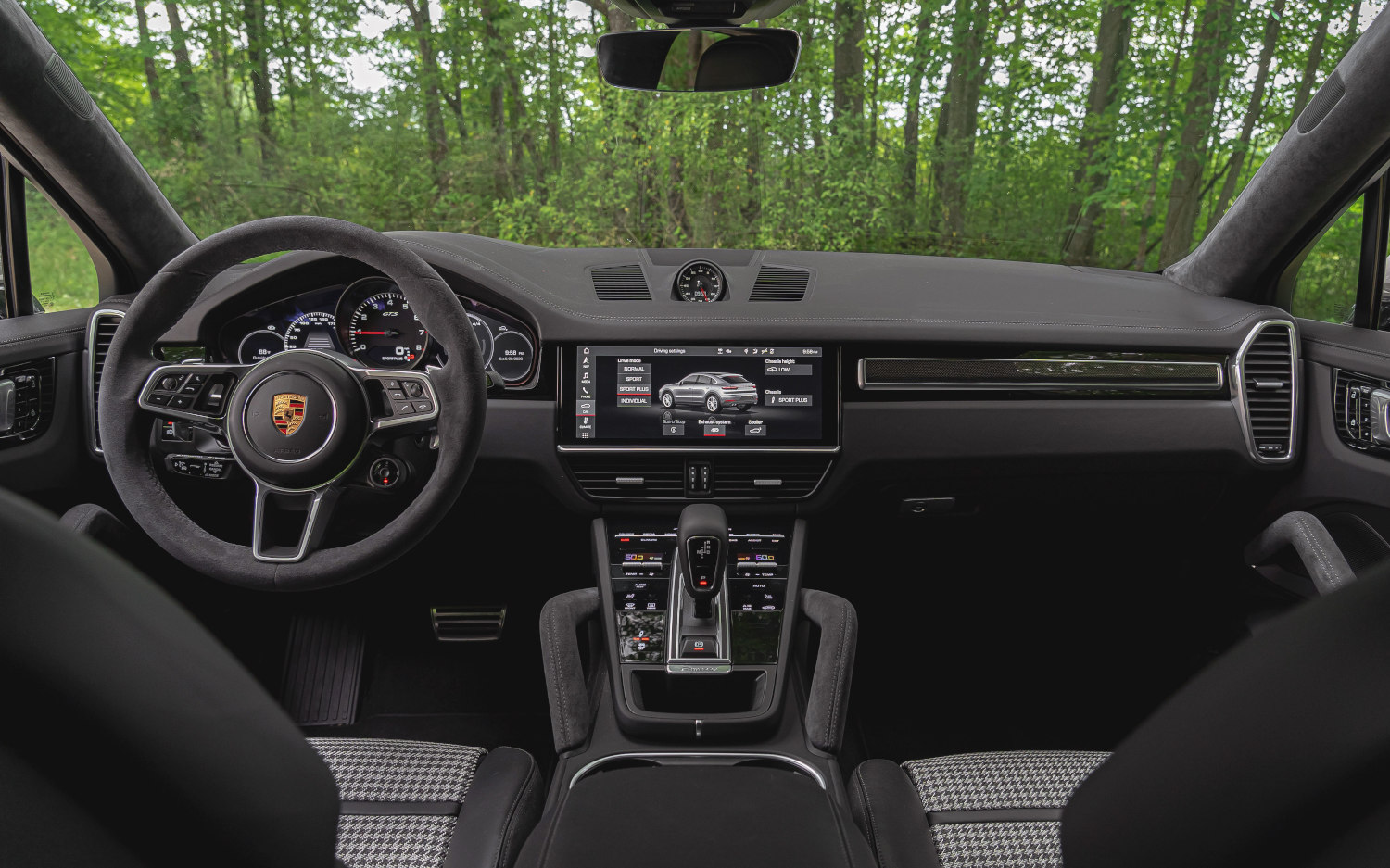 Porsche Cayenne GTS Coupe 2021 SUV Drive